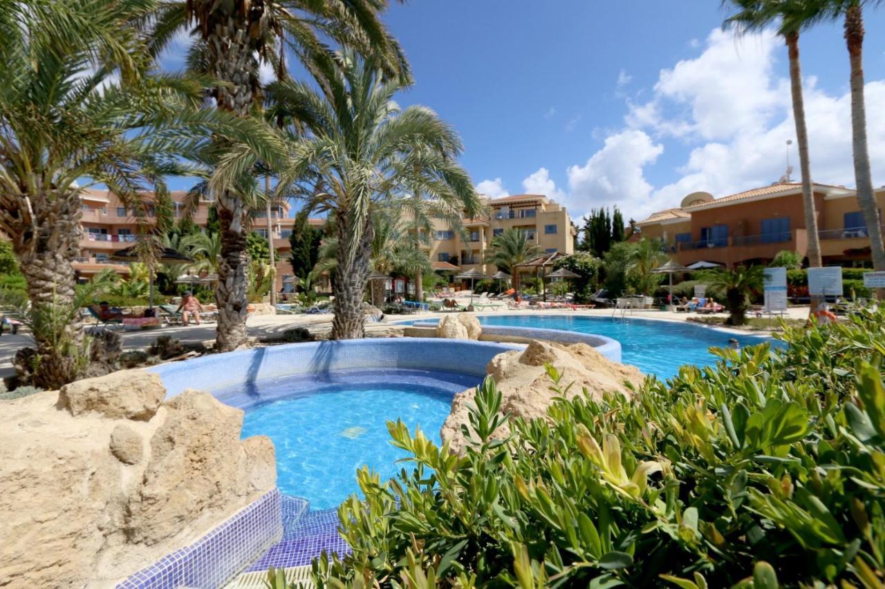 Limnaria Gardens Two Bedroom Apartment With Balcony Paphos Exterior foto